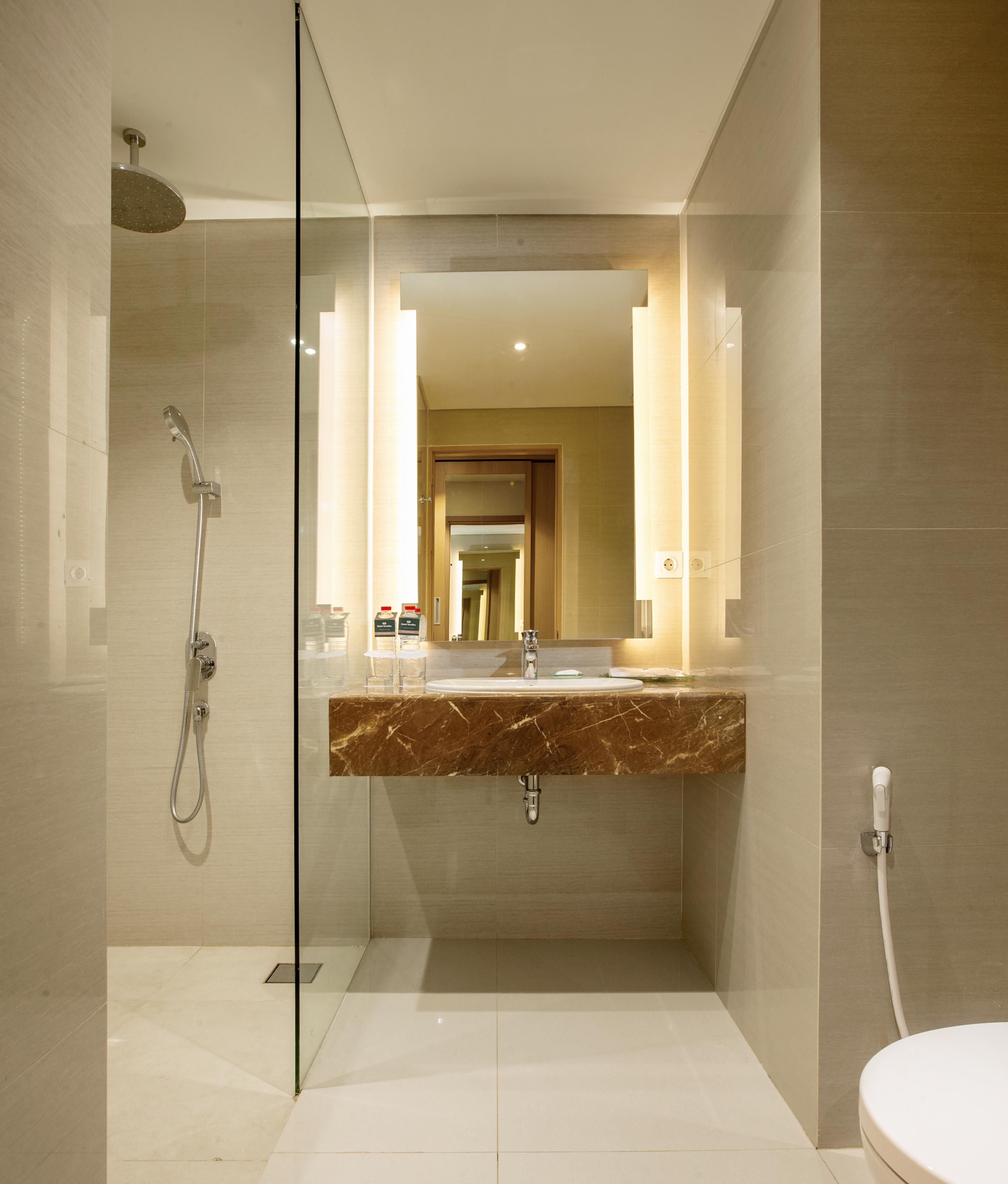 Hotel Santika Gresik Esterno foto