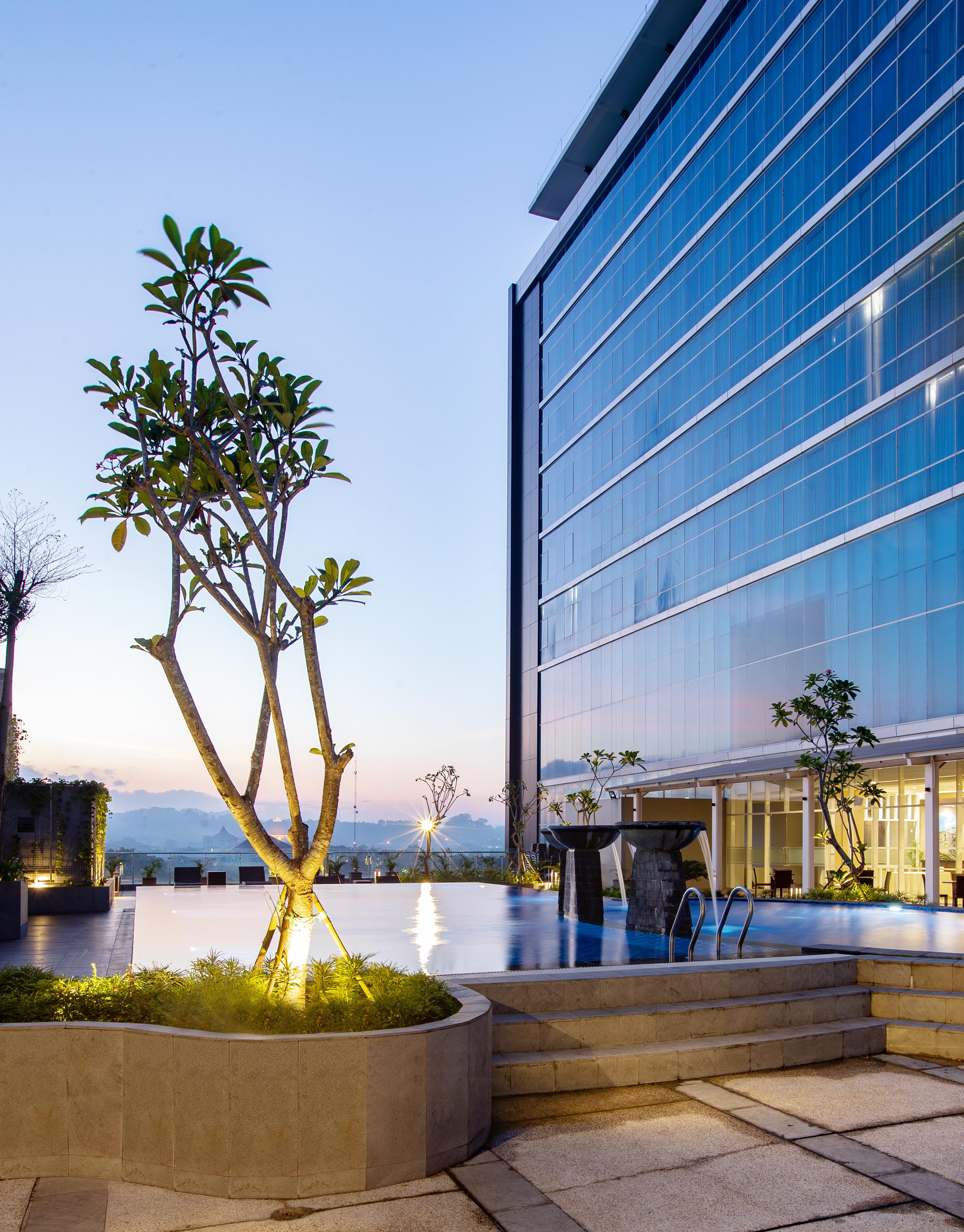 Hotel Santika Gresik Esterno foto