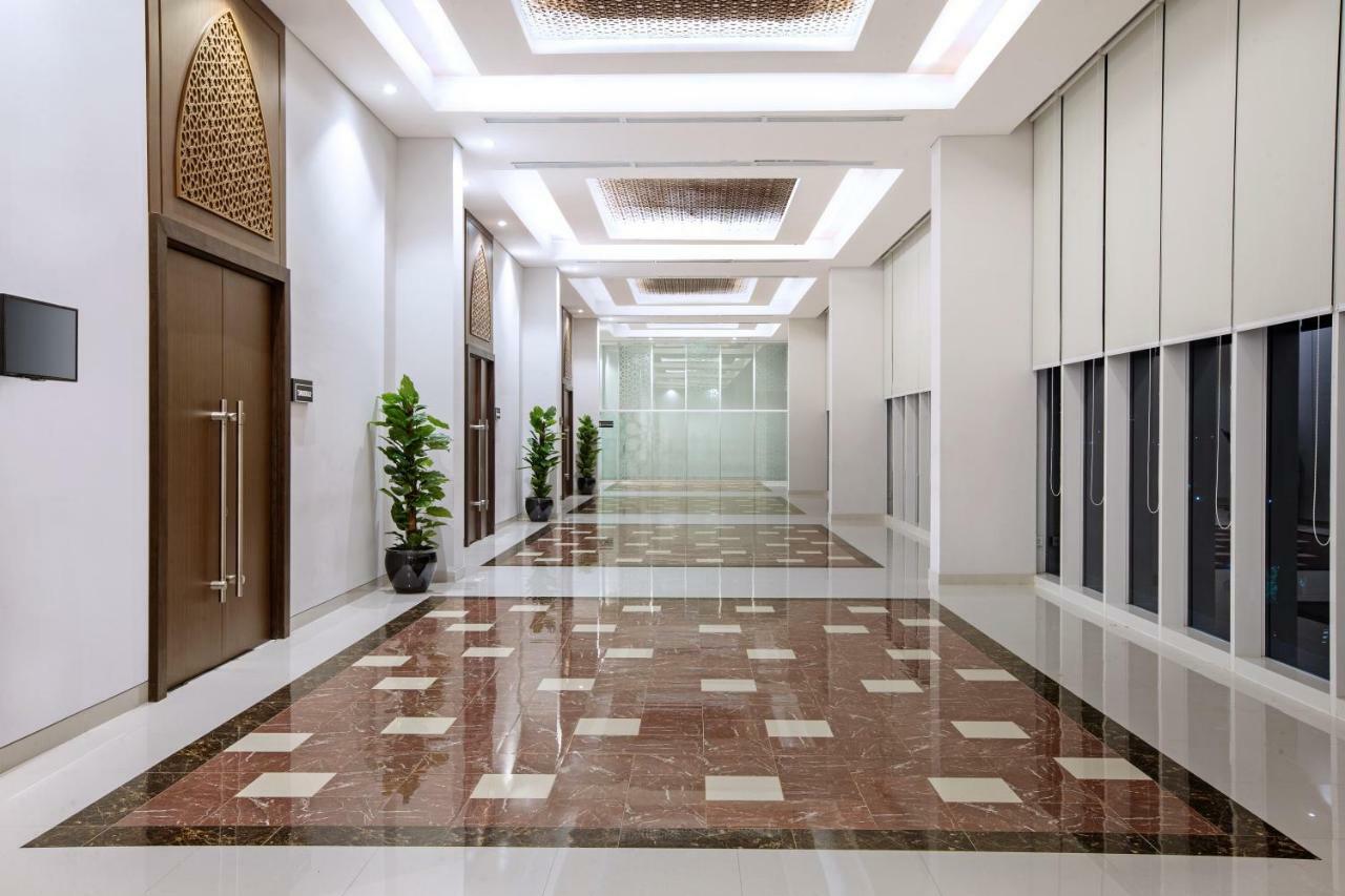 Hotel Santika Gresik Esterno foto
